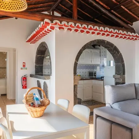 Casa de Férias Natural Pool House Mosteiros (Azores)