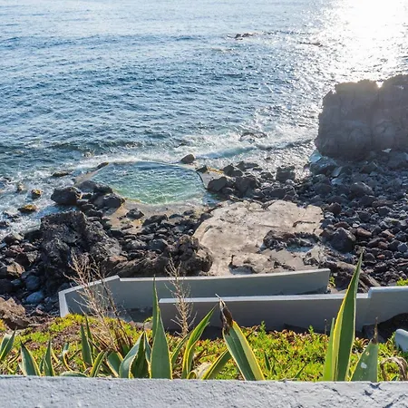 Natural Pool House Casa de Férias Mosteiros (Azores)