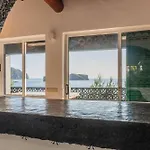 Natural Pool House بيت للعطل *
